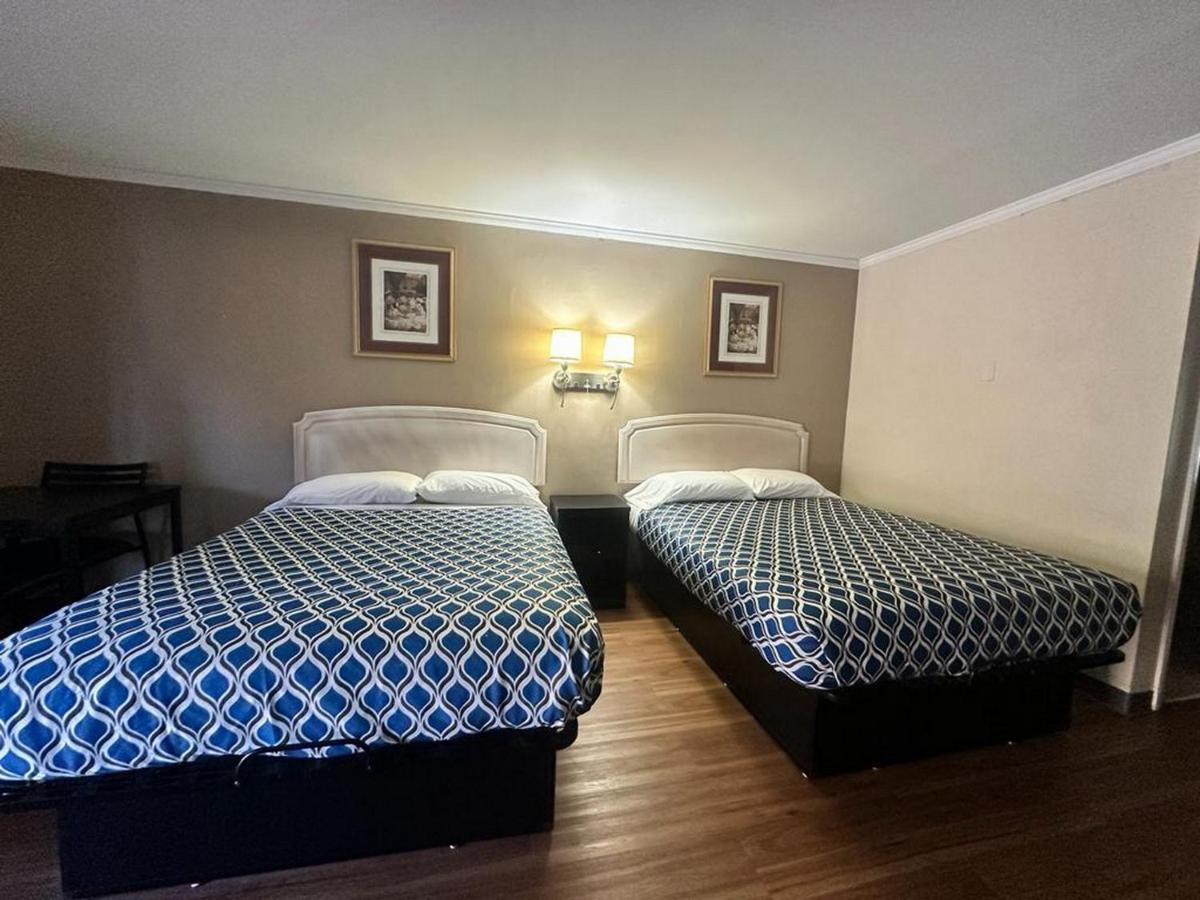 Loyalty Inn Рокингем Экстерьер фото